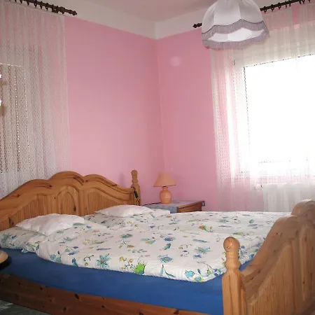 Holiday In 1183 펜션 Jickovice